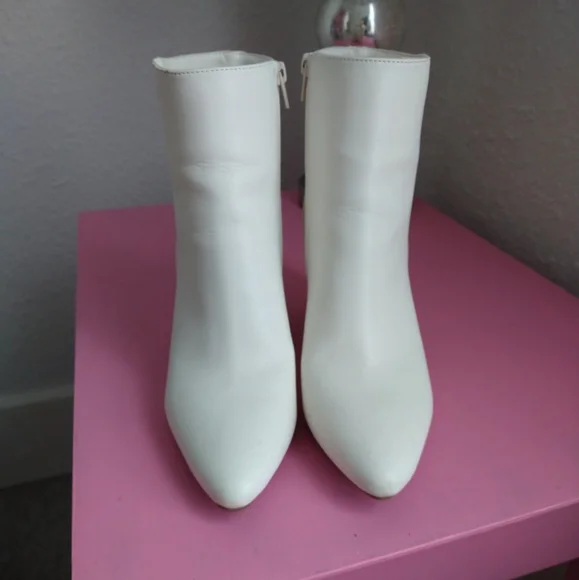 White ankle booties - Picture 2 of 7
